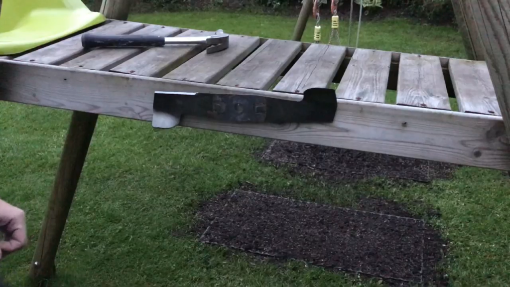 Lawn-mower-blade-sharpening-blade-balancing