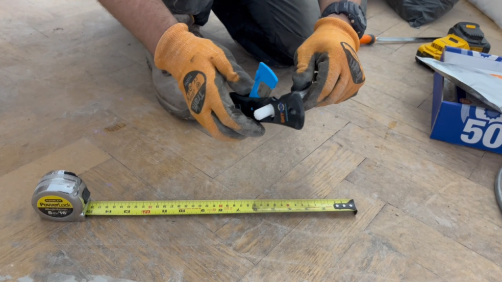 Cutting dryrods to length with the cutter
