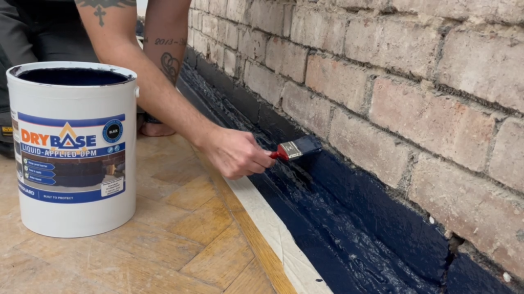Painting on the liquid DPM